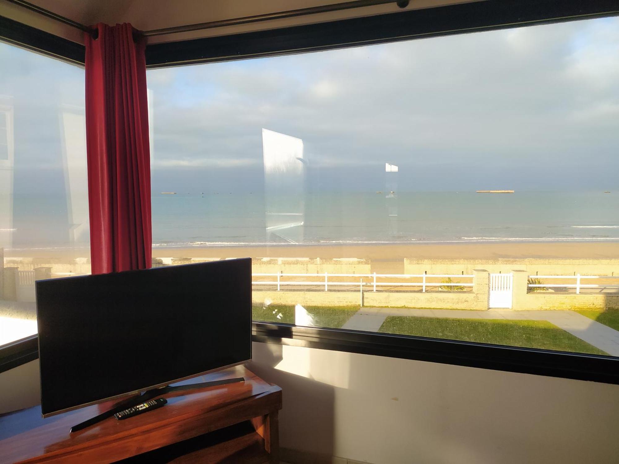 Gites "Bord De Mer" Pmr Ou "Arromanches" 2 Chambres En Front De Mer A Asnelles , 3Km D'Arromanches, 10Km De Bayeux Saint-Côme-de-Fresné Εξωτερικό φωτογραφία