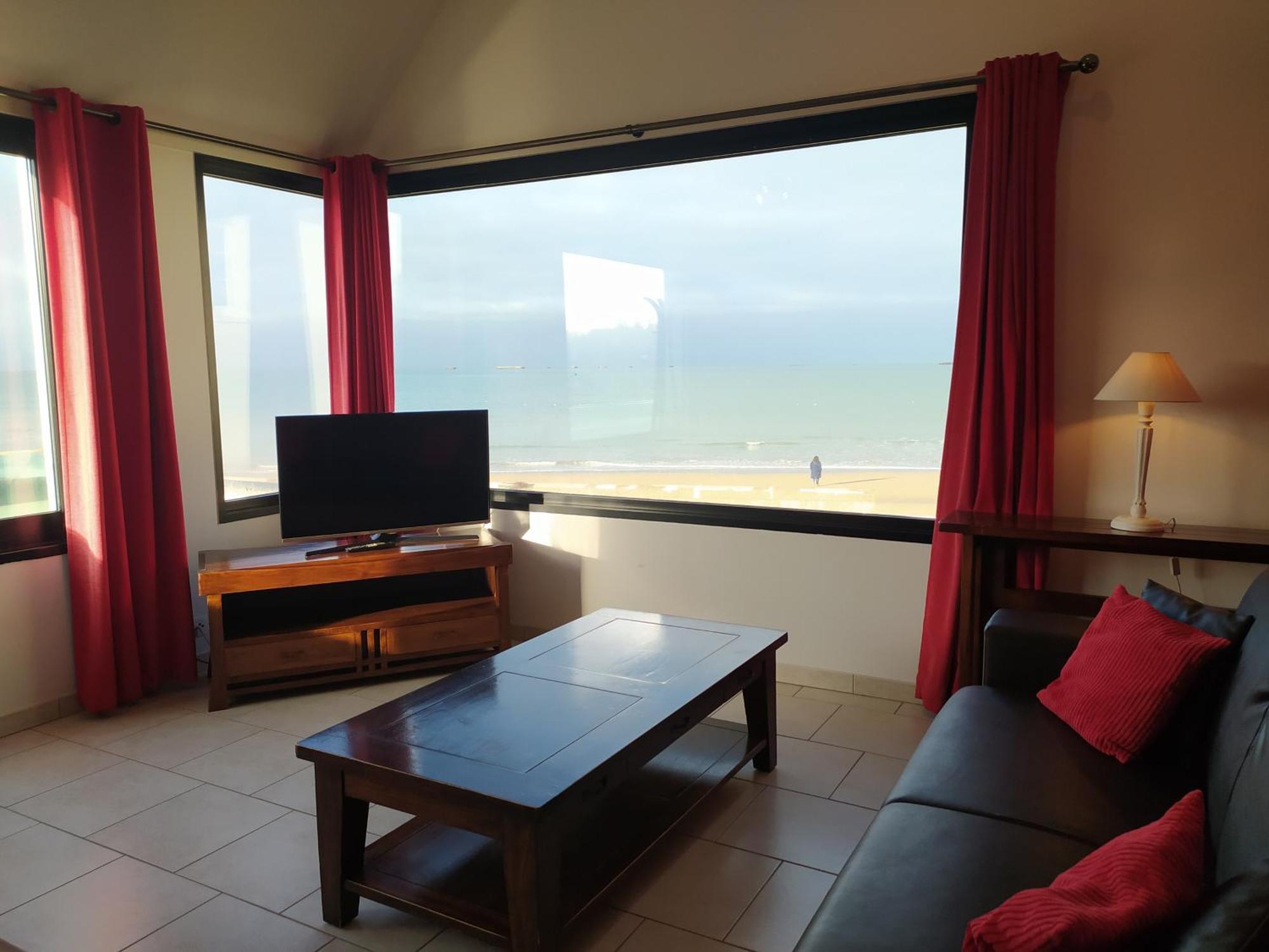Gites "Bord De Mer" Pmr Ou "Arromanches" 2 Chambres En Front De Mer A Asnelles , 3Km D'Arromanches, 10Km De Bayeux Saint-Côme-de-Fresné Εξωτερικό φωτογραφία